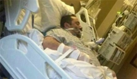 Hôn mê 3 tuần, suýt tử vong vì... giấy cứa tay - Ảnh 1.