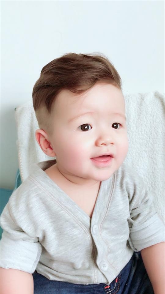 con trai Elly Trần 0