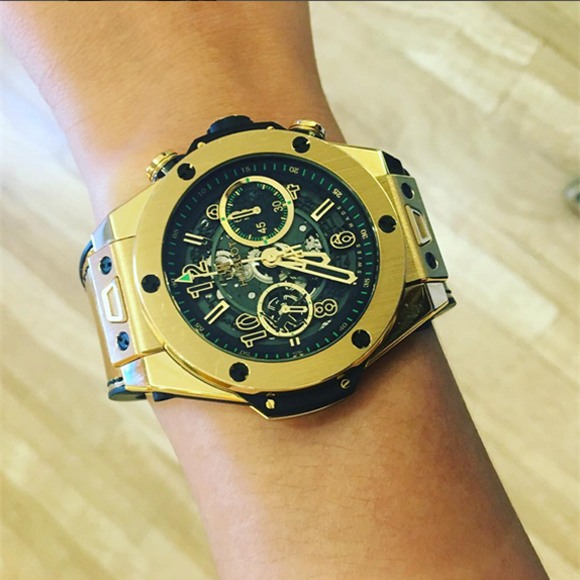 Mai Phương Thúy tay chơi hàng hiệu tiền tấn trong showbiz Việt - Ảnh 6.