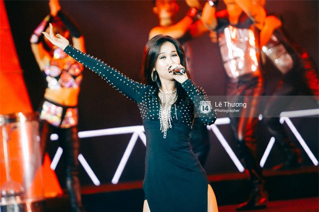 HLV Hữu Thắng bỏ về giữa chừng vì bị mất mặt ở Gala tổng kết mùa giải - Ảnh 7.