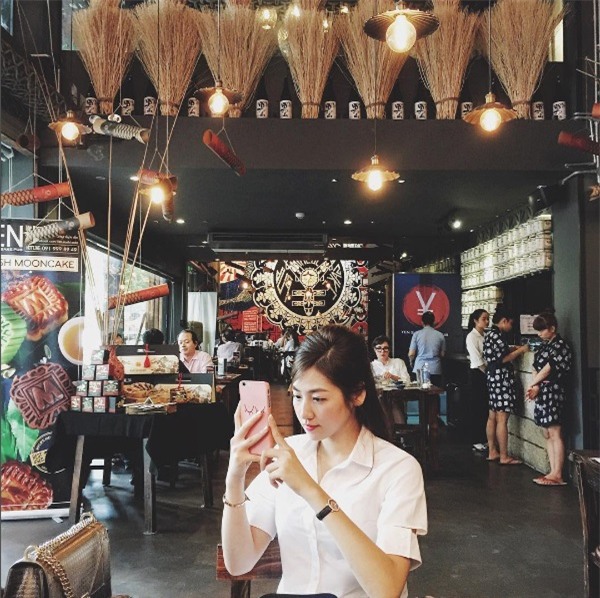 sao viet dep an gian tuoi voi chiec ao khong bao gio loi mot thoi trang - 9