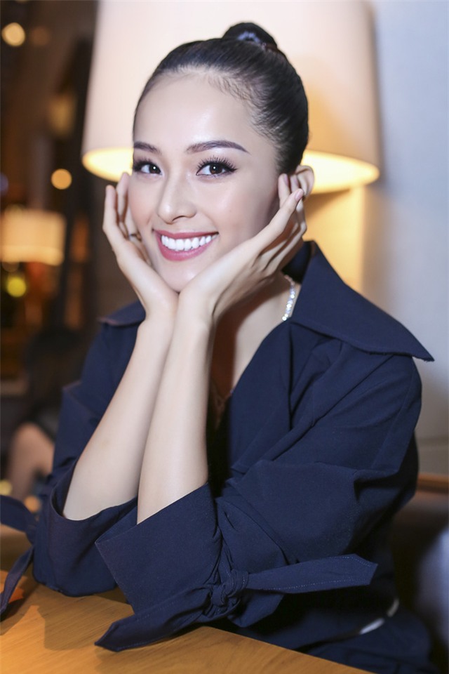 Bạn gái Cường Đô la chơi sang, đeo kim cương trị giá tỷ đồng - Ảnh 4.