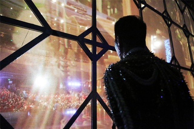 Live show Dam Vinh Hung: Mau me, diem dua va lam qua! hinh anh 1