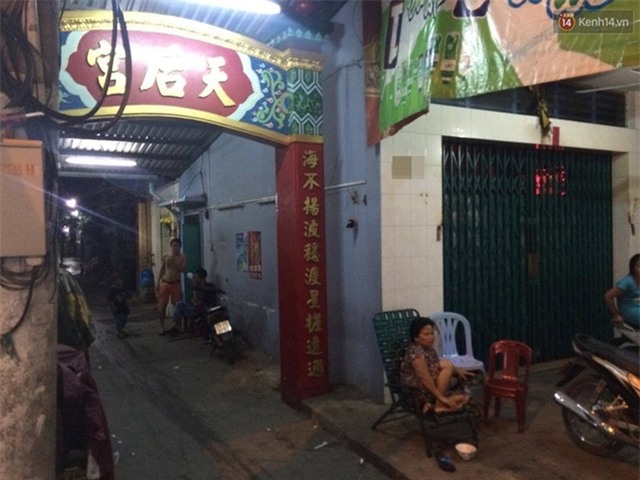 TP. HCM: Nam thanh niên đâm chết bạn nhậu rồi về nhà ôm mẹ khóc trước khi bị bắt giữ - Ảnh 1.