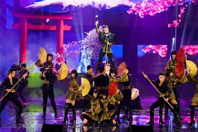 Liveshow 20 năm ca hát của Đàm Vĩnh Hưng: Hoành tráng, màu sắc như Las Vegas thu nhỏ - Ảnh 20.