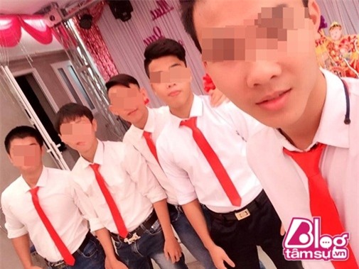 Đội bê tráp “nhọ” nhất facebook khi vừa mùng 1 đầu tháng nhận lì xì toàn tiền lẻ vì nhà gái tráo phong bao - Ảnh 5.