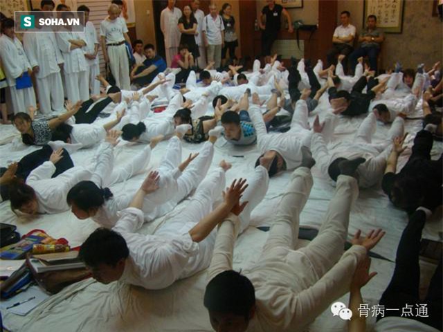 Đau lưng, thoát vị đĩa đệm, bệnh về lưng đừng bỏ qua động tác này - Ảnh 2.