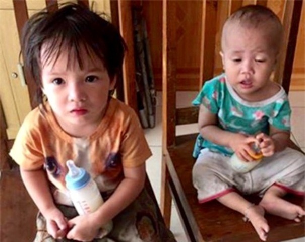 Hai cháu bé bị bỏ rơi tại công an phường Minh khai ( ảnh cơ quan chức năng cung cấp)
