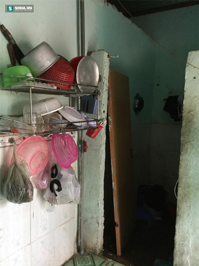 Một nhà có 3 chị em bị xâm hại tình dục, anh 21 tuổi kiếm tiền nuôi 4 em - Ảnh 2.