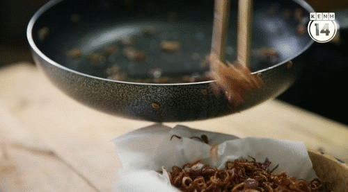 7 bước làm hành phi giòn đẹp, để được lâu - Ảnh 8.