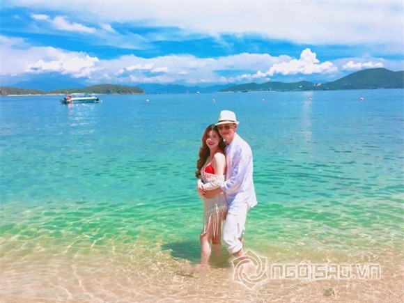 Vợ Việt Anh mang bầu con trai 6