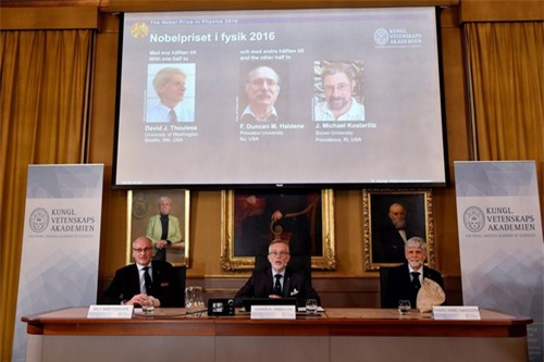Nobel Vật lý 2016 vinh danh nghiên cứu về tình trạng kì lạ của vật chất - 2