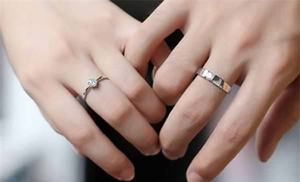 đeo nhẫn 3