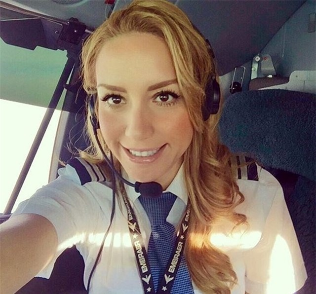 Nu co truong cua Ronaldo thich Barca, ham mo Messi hinh anh 3