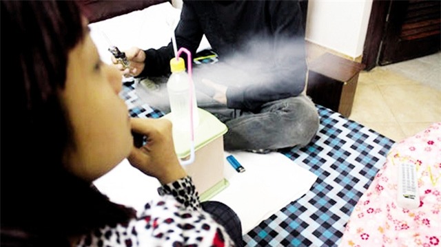 Khi bị người “ngáo đá” đe dọa đến tính mạng, cần bình tĩnh và hãy cuốn theo dòng hoang tưởng của họ. Ảnh minh họa