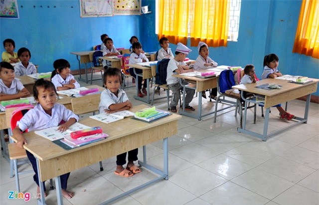 Lop hoc cua cau be 8 tuoi nang hon 3 kg hinh anh 1