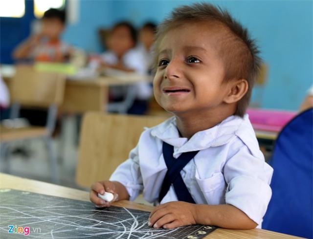 Lop hoc cua cau be 8 tuoi nang hon 3 kg hinh anh 5