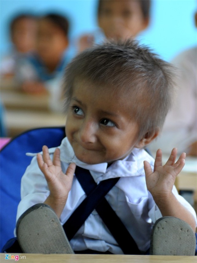 Lop hoc cua cau be 8 tuoi nang hon 3 kg hinh anh 6