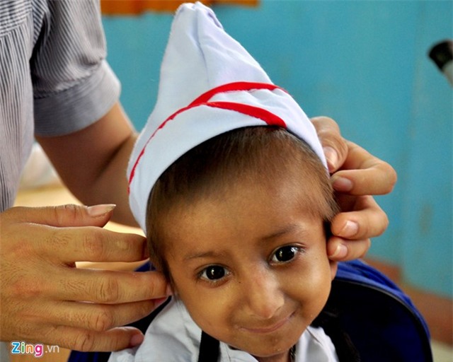 Lop hoc cua cau be 8 tuoi nang hon 3 kg hinh anh 7