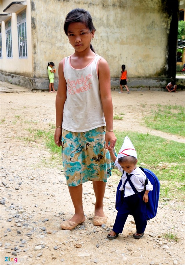 Lop hoc cua cau be 8 tuoi nang hon 3 kg hinh anh 9