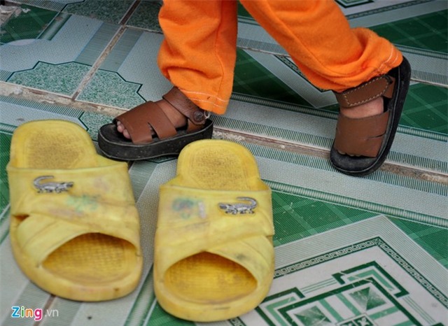 Lop hoc cua cau be 8 tuoi nang hon 3 kg hinh anh 11