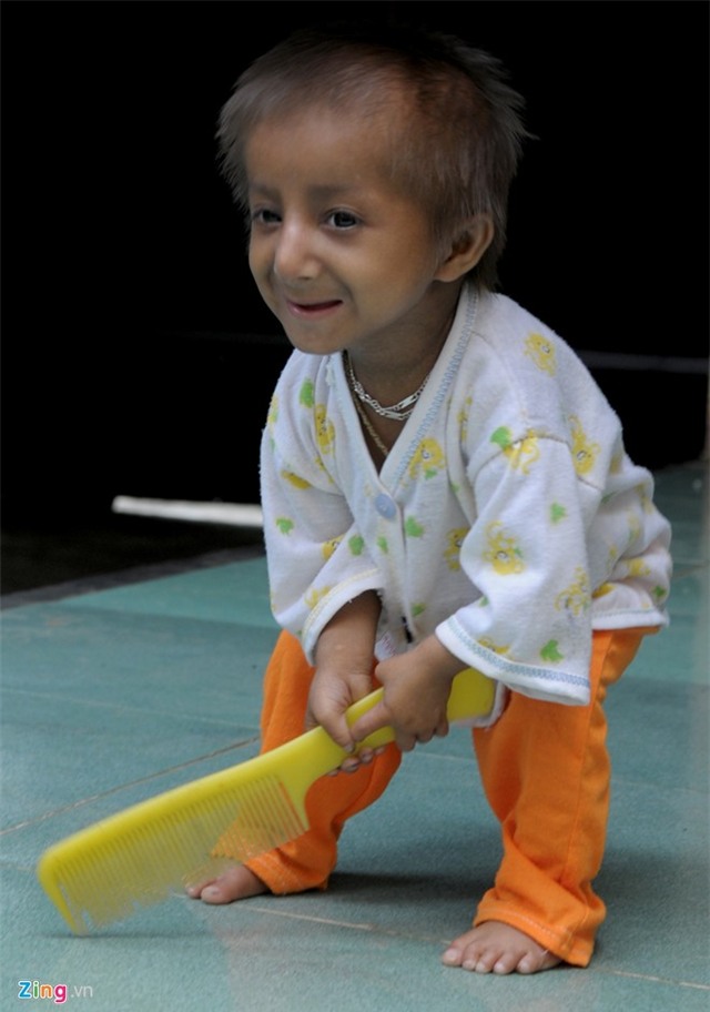Lop hoc cua cau be 8 tuoi nang hon 3 kg hinh anh 13