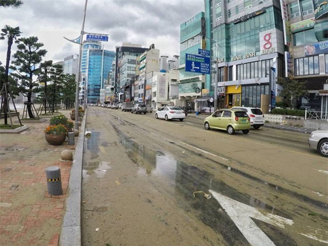 Cảnh tượng ngập lụt, đổ nát kinh hoàng sau bão tại siêu đô thị Hàn Quốc - Ảnh 22.