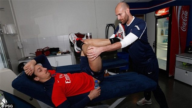 Người bí ẩn giúp Ibrahimovic trường sinh trên sân bóng - Ảnh 4.