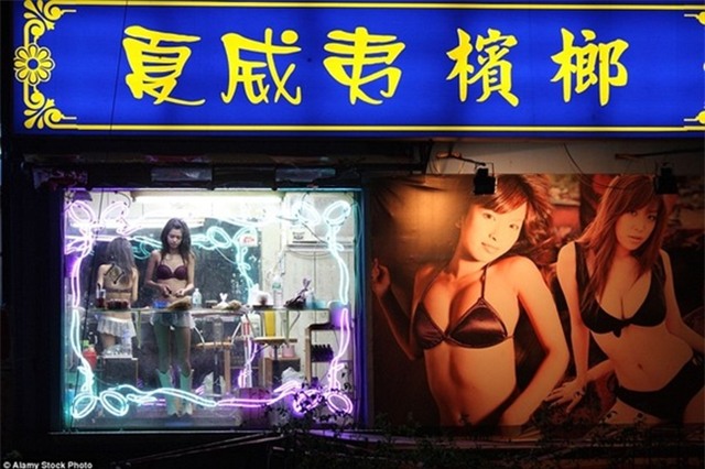Cuộc sống ít người biết của những nàng Tây Thi bán trầu nóng bỏng trên đường phố Đài Loan - Ảnh 13.