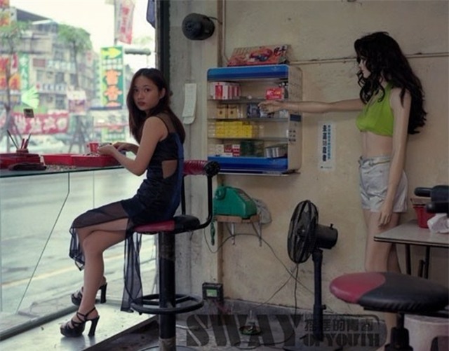 Cuộc sống ít người biết của những nàng Tây Thi bán trầu nóng bỏng trên đường phố Đài Loan - Ảnh 5.