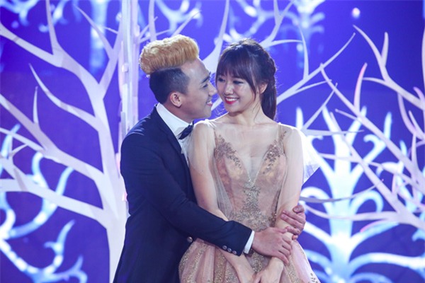 tran-thanh-ngot-ngao-om-hari-won-2