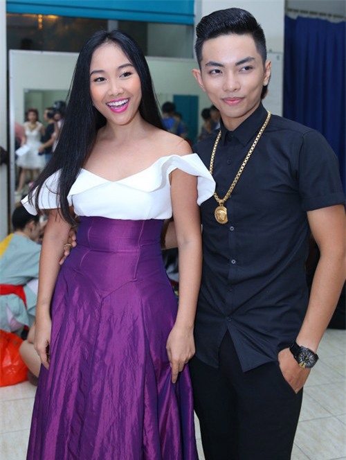 Hết hồn trước kiểu mặc ngấn mỡ, "bó giò" của sao Việt - 6