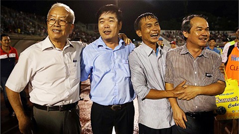 Bố Xuân Trường hạnh phúc, cha Công Phượng buồn nhẹ