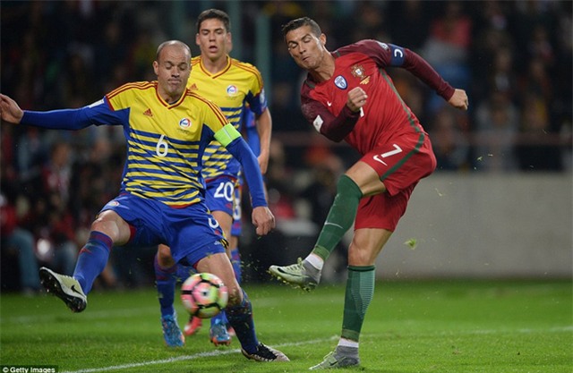 Ronaldo ghi 4 bàn trong chiến thắng 6 sao của Bồ Đào Nha - Ảnh 3.