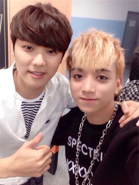 Năm 2015, tham gia cuộc thi Chinh phục ước mơ ở Hàn Quốc, Soobin có cơ hội gặp gỡ và làm việc với nhiều sao Kpop. Hình ảnh anh chàng thân thiết bên thành viên CNBlue Kang Min Hyuk