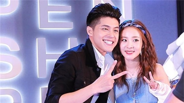 Đặc biệt, nam HLV Giọng hát Việt nhí 2016 có dịp gặp gỡ Dara. Cả hai liên tục trò chuyện, chụp hình vui vẻ cùng nhau.