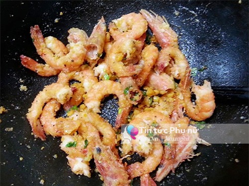 tom sot trung muoi vua ngon lai de lam - 4