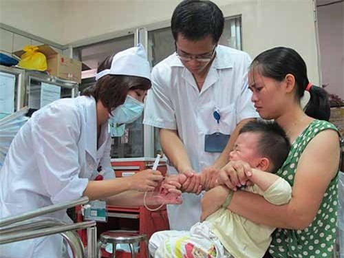 khi trẻ nuốt nhầm hóa chất