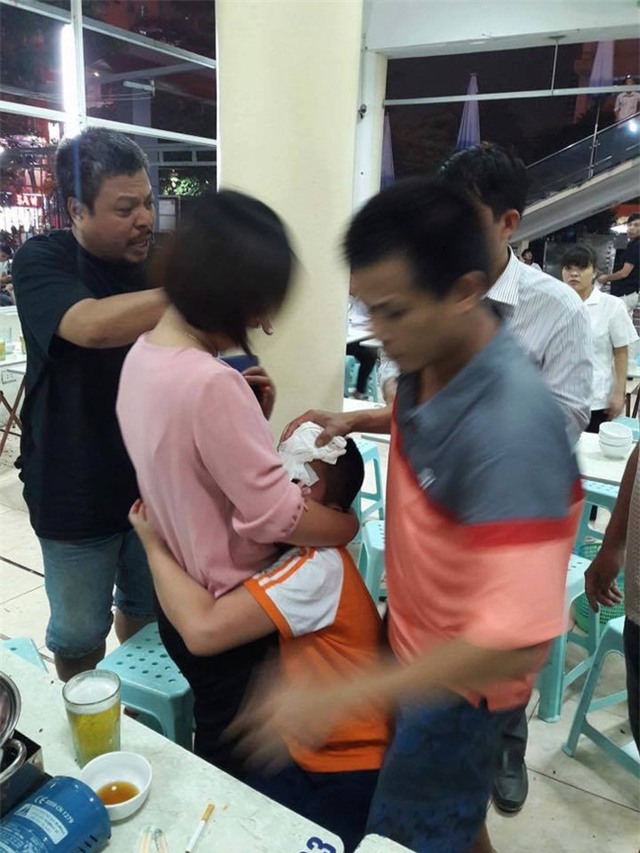 Hà Nội: Mâu thuẫn trên bàn nhậu, người đàn ông cầm bát nước nắm ném rách đầu bé trai 9 tuổi - Ảnh 1.