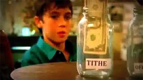 Nguoi Do Thai day con quan ly tien bang 5 chiec lo hinh anh 2