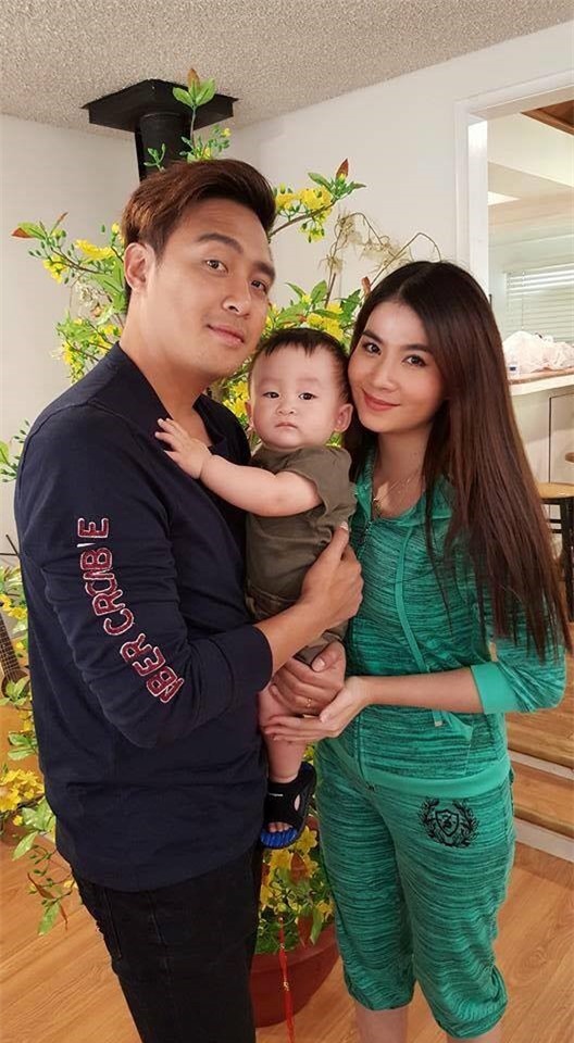 vợ chồng Thanh Duy và con trai Xuân Mai 1