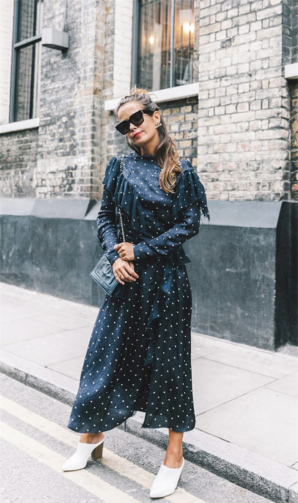 cao gót màu trắng