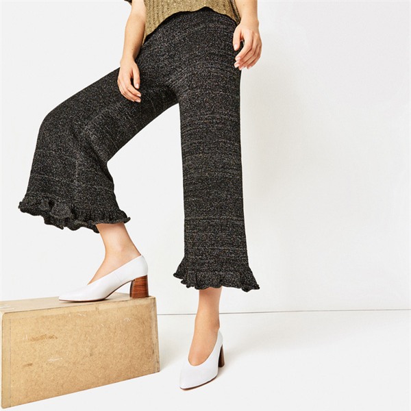 cao gót màu trắng