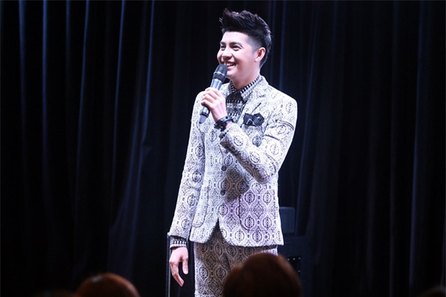 Là ca sĩ Việt đầu tiên tổ chức họp fan ở Hàn, Noo Phước Thịnh vẫn được hàng trăm khán giả vây kín ủng hộ - Ảnh 4.