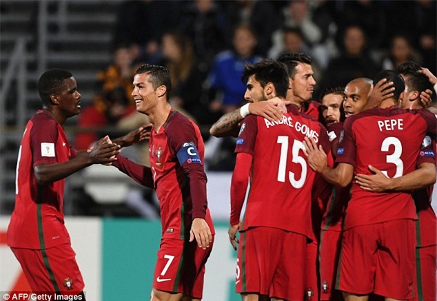 Ronaldo tiếp tục nổ súng trong chiến thắng 6 sao của Bồ Đào Nha - Ảnh 8.