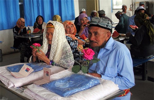 1 nam rong theo duoi, cuoi cung chu re 71 tuoi cung cuoi duoc co dau 114 tuoi - 1