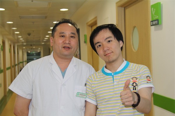 Dàn sao nhí Cbiz khi lớn: Tam Mao xuống sắc, Thích Tiểu Long biểu cảm ngày càng cứng đờ - Ảnh 2.