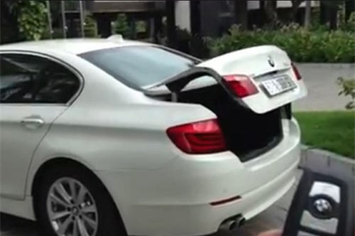 Chui vào cốp xe của bố chơi, 4 đứa trẻ mất mạng thương tâm - Ảnh 3.