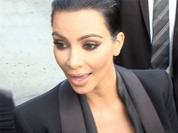 Tìm thấy mặt dây chuyền hơn 700 triệu bị nghi của Kim Kardashian 1