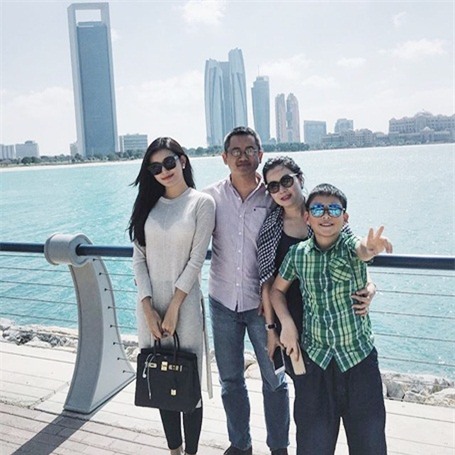 Lớn lên nhất định con lấy bà nội làm chồng - Ảnh 1.